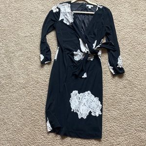 New York & co. Stretch size S V-neck wrap dress